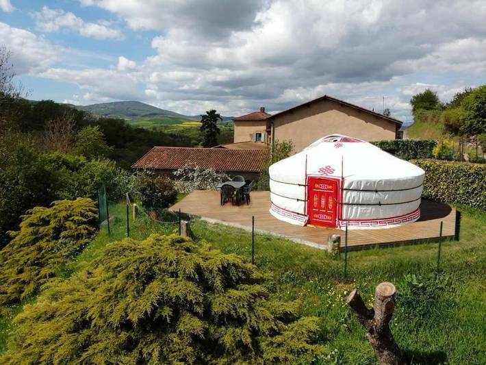 Tente pour 4 personnes, avec piscine et jardin