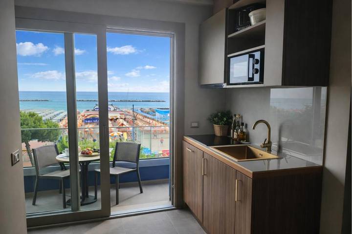 Casa vacanza, con Balcone e Piscina a Gatteo A Mare