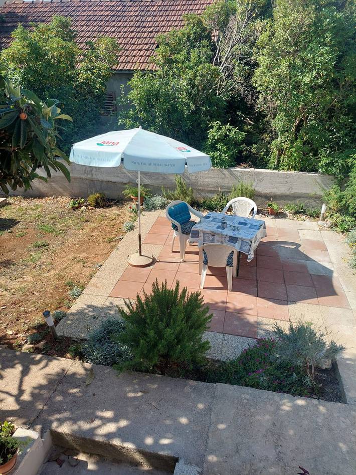 Casa de vacaciones para 6 personas con terraza in Rogoznica, Condado de Šibenik-Knin
