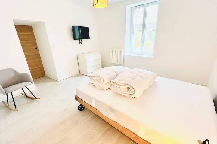 ✨ Quiet renovated house - on the heights of Civaux ✨ in Civaux, Vienne