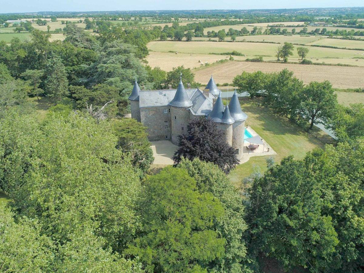 Double Room with Private Bathroom in Maulévrier, Région de Cholet