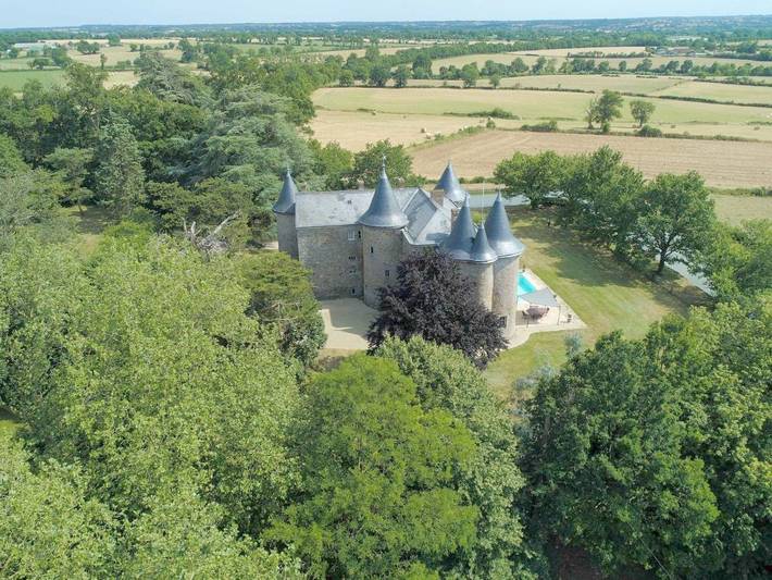 Chambre d’hôte pour 4 personnes, avec piscine ainsi que jardin et vue dans Maine-et-Loire - 2
