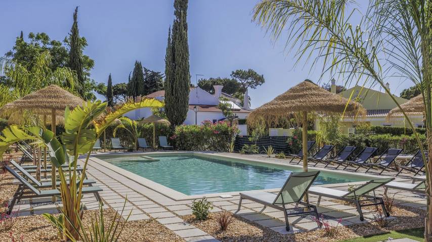 Ferienwohnung für 4 Personen, mit Pool und Balkon - 1