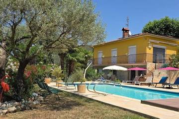 Villa pour 3 personnes, avec jardin et terrasse, animaux acceptés dans les Pyrénées