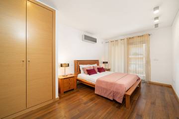 Holiday Rental for 6 People in São Martinho do Porto, Leiria District, Photo 4