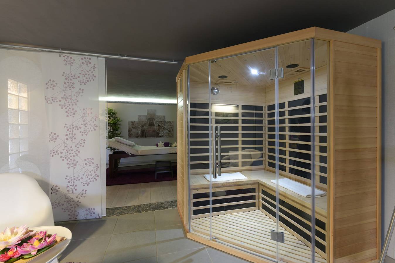 Villa 'De La Douloustre' with Mountain View, Wi-Fi and Air Conditioning in Montgaillard (Hautes-Pyrénées), Hautes-Pyrénées