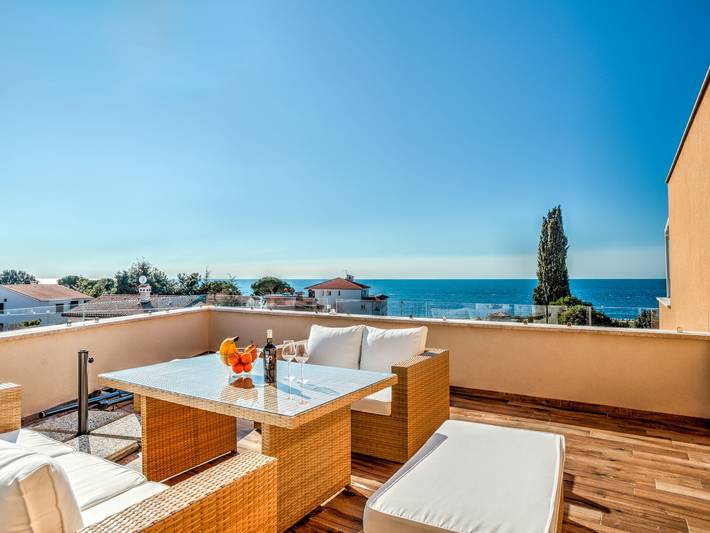 Ferienwohnung für 6 Personen, mit Terrasse und Garten