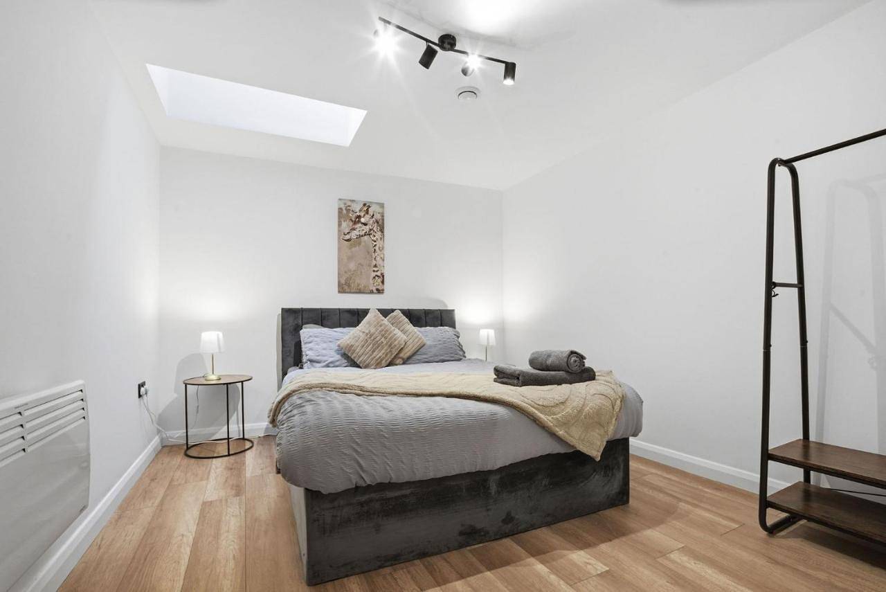Entire apartment, Two-Bedroom Apartment in Swindon, North Wessex Downs