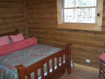 Log Cabin for 5 Guests in Catskill Mountains, Ulster County, Picture 2