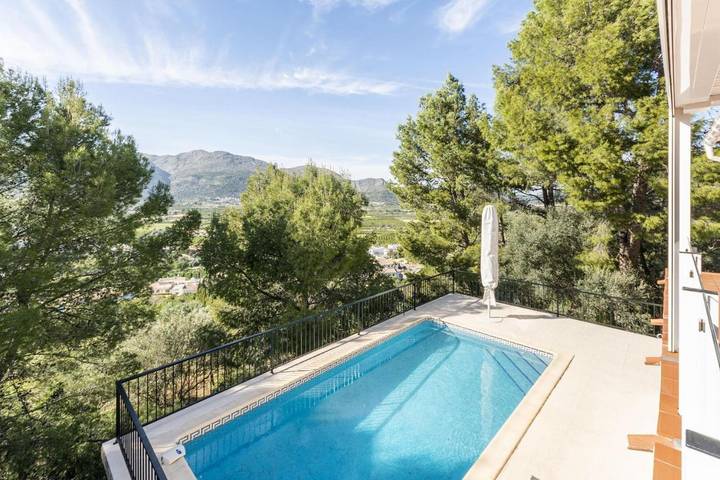 Casa rural para 8 personas, con terraza además de piscina y jardín en Orba - 2