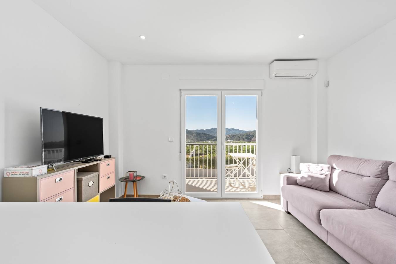 Estudio entero, Apartamento 'Alquiler Inolvidable en un Entorno Hermoso' con Balcón, Wi-Fi y Aire Acondicionado in Abanilla, Interior de Murcia
