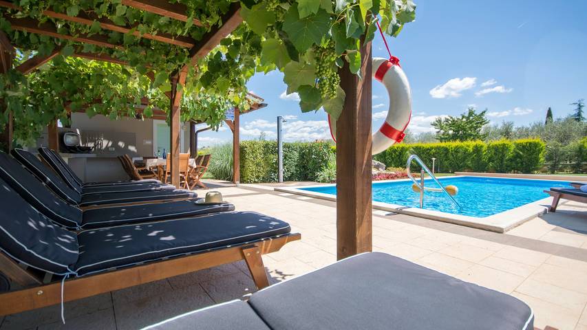 Villa für 10 Personen, mit Terrasse und Garten, kinderfreundlich in Istrien - 4