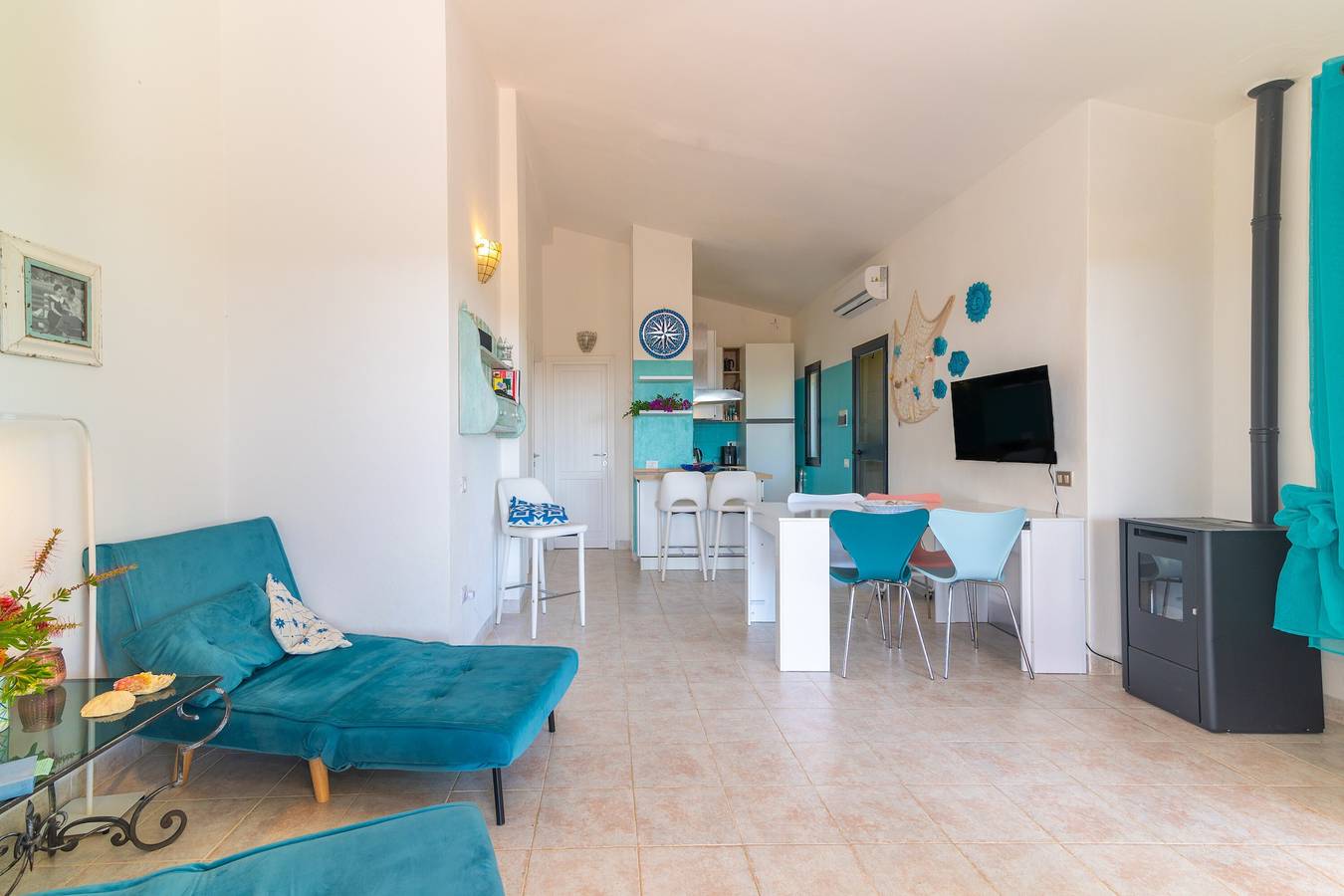 Villa 'Vista Mare Cala Ginepro' con vista mare, terrazza privata e aria condizionata in Punta Molara, San Teodoro