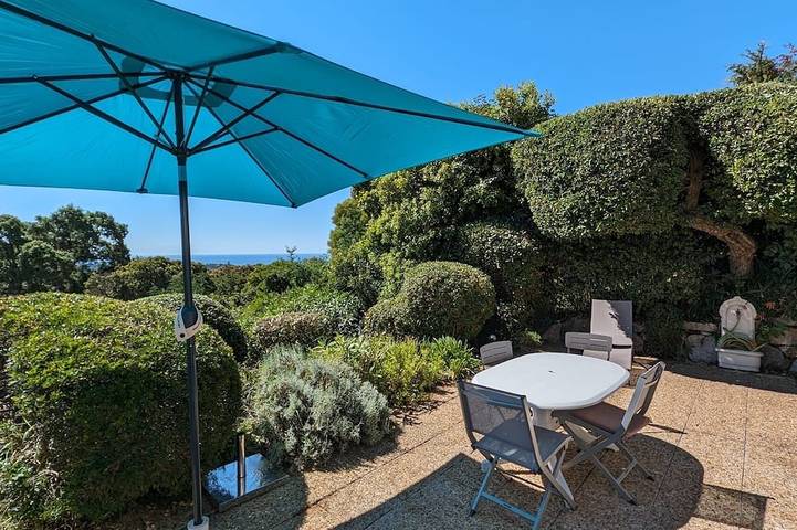 Gîte pour 4 personnes, avec Terrasse et Piscine