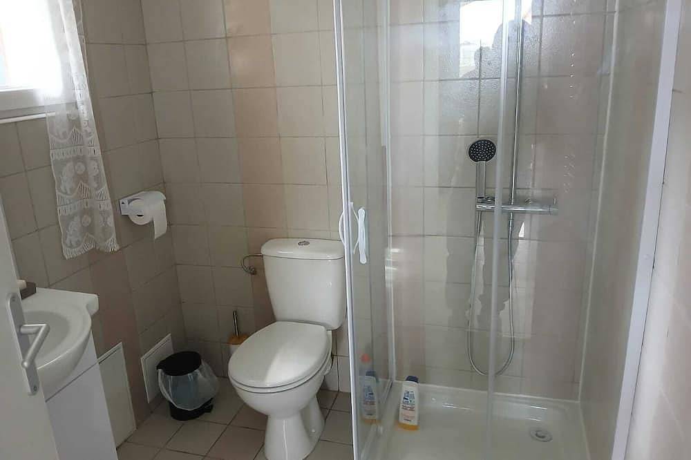 Appartement entier, P2 spacieux, sans vis à vis, agréable, avec place de parking in La Ferté-Gaucher, Seine-et-Marne