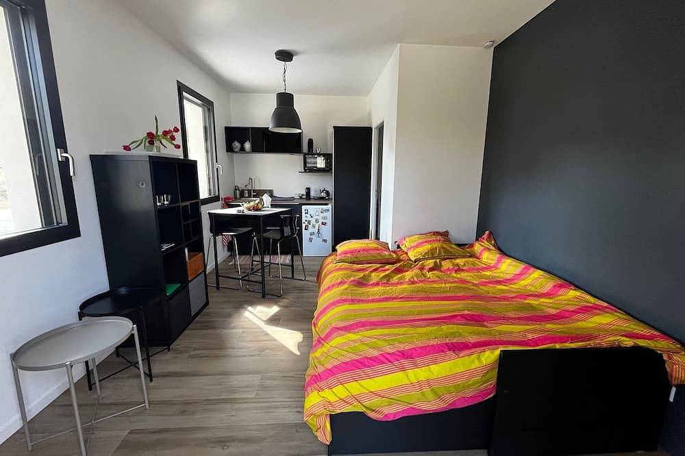 Entire apartment, Between Aix and the Sainte Victoire in Le Tholonet, Aix-en-Provence region