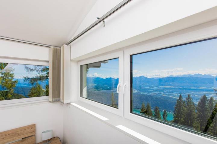 Ferienwohnung für 5 Personen, mit Balkon und Terrasse sowie Garten und Seeblick in Treffen am Ossiacher See - 2