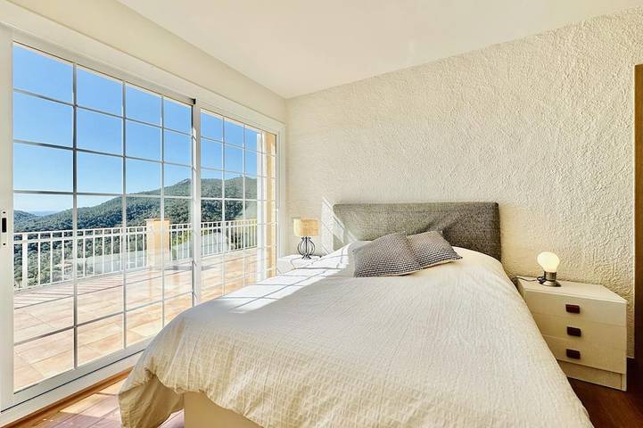 Villa pour 8 personnes, avec terrasse ainsi que jardin et piscine à Sant Feliu de Guíxols - 2