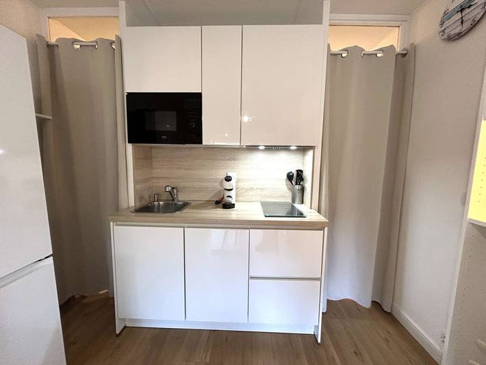 Appartement entier, Charmant studio en résidence avec piscine 2 pers in Sanary-sur-Mer, Côte méditerranéenne (France)