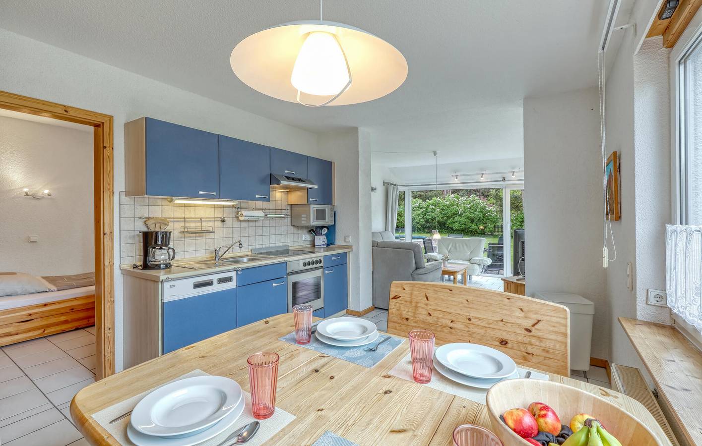 Ganze Ferienwohnung, Ferienhaus am Meer mit Terrasse und Parkplatz, Bodstedt 2km in Pruchten, Vorpommern