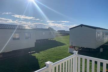 Static Caravan for 6 People in Selsey, West Sussex, Photo 4