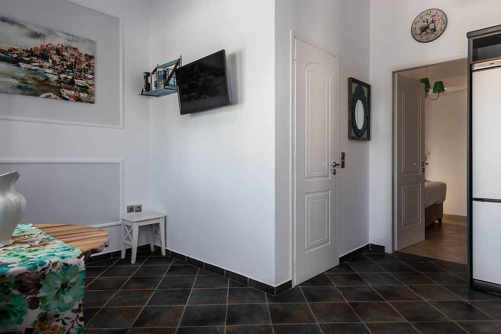 Entire apartment, A sea view suite in Pollonia, Milos