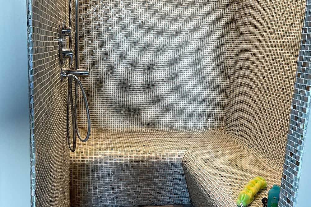 Large architect-designed house in Sanilhac, Périgord Blanc