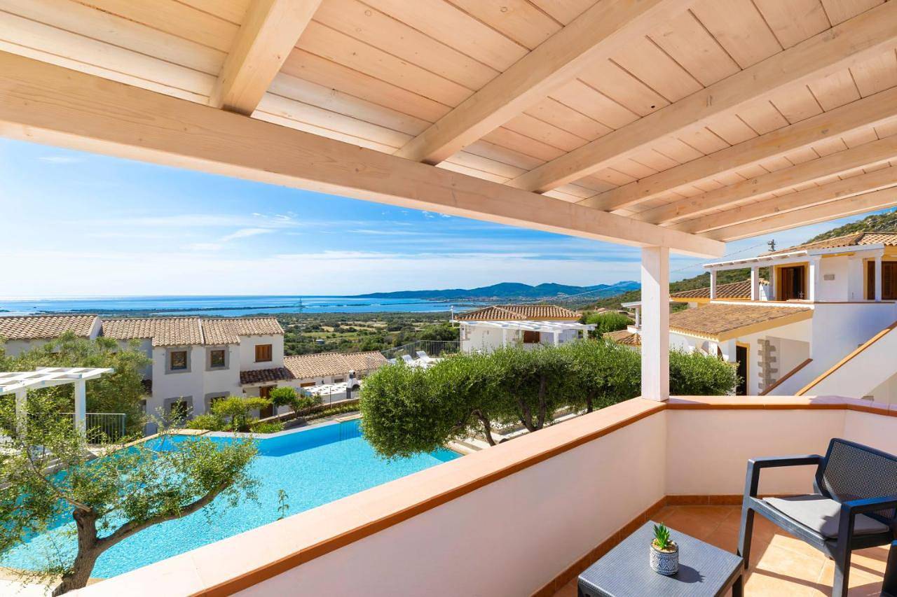 Apartment with Balcony in Lu Fraili di Sopra, San Teodoro
