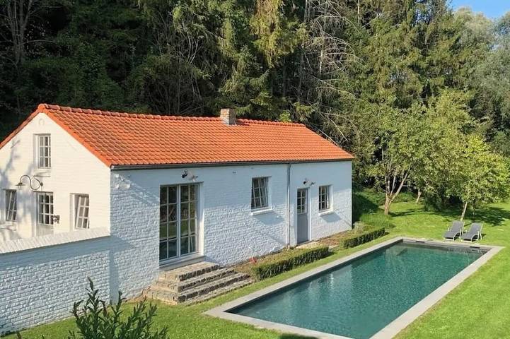 Gîte pour 4 personnes, avec jardin, animaux acceptés à Lasne