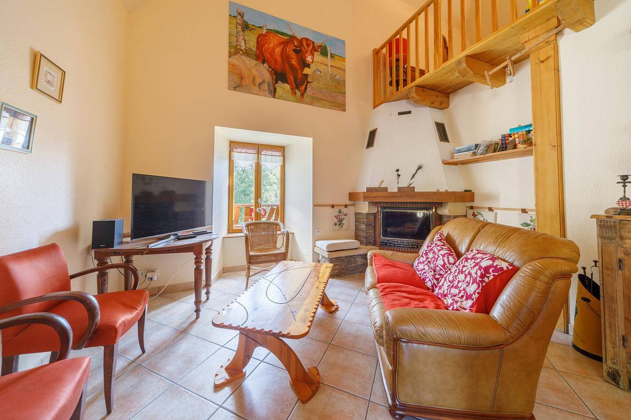 Maison de vacances 'Chez Félicie' avec terrasse privée et jardin commun in Valuéjols, Parc naturel régional des Volcans d'Auvergne