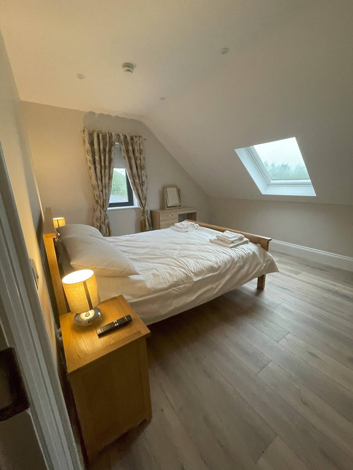 Ganze Ferienwohnung, Rosie's Bar Apartment - in County Donegal