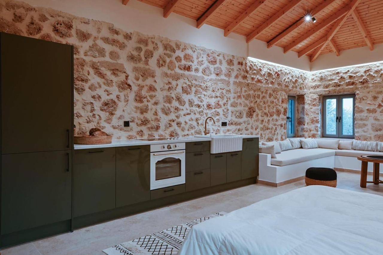 Villa Nevas Private Stone House with Pool and Seaview Parga in Loutsa, Preveza regional unit