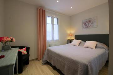 Chambre d’hôte pour 2 personnes, avec jardin ainsi que balcon et vue à Puisseguin