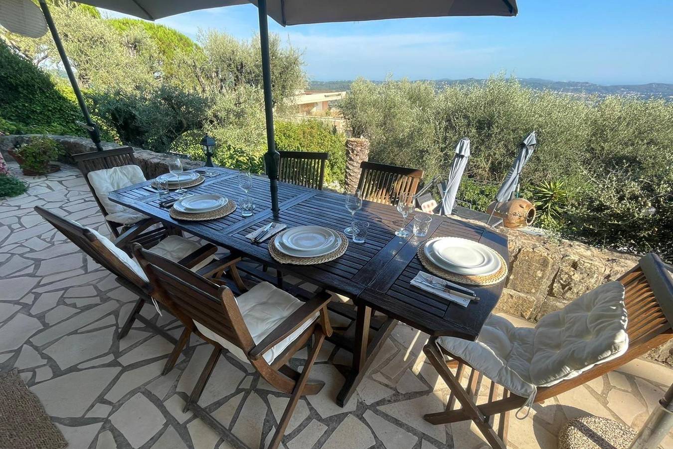 Sea-view 4 Bed Villa Sleeps 8 - Private Pool in Grasse, Region de Cannes