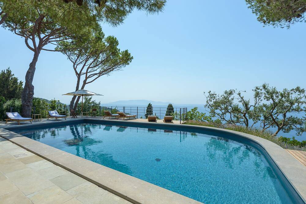Luxuriöse Whit Pool Villa - Porto Santo Stefano in Porto Santo Stefano, Monte Argentario