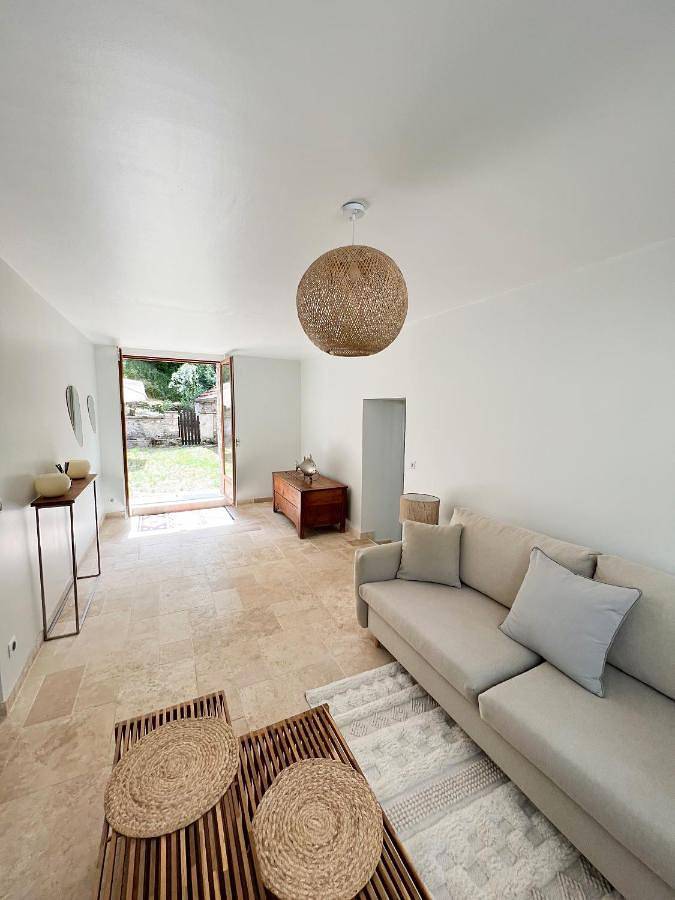 Location de vacances pour 4 personnes, avec Terrasse et Jardin à Molosmes