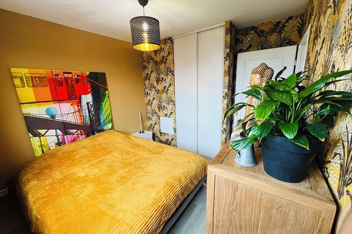 Entire apartment, Very bright 54 m² apartment with 44 m² roof terrace in Valenciennes, Valenciennes region