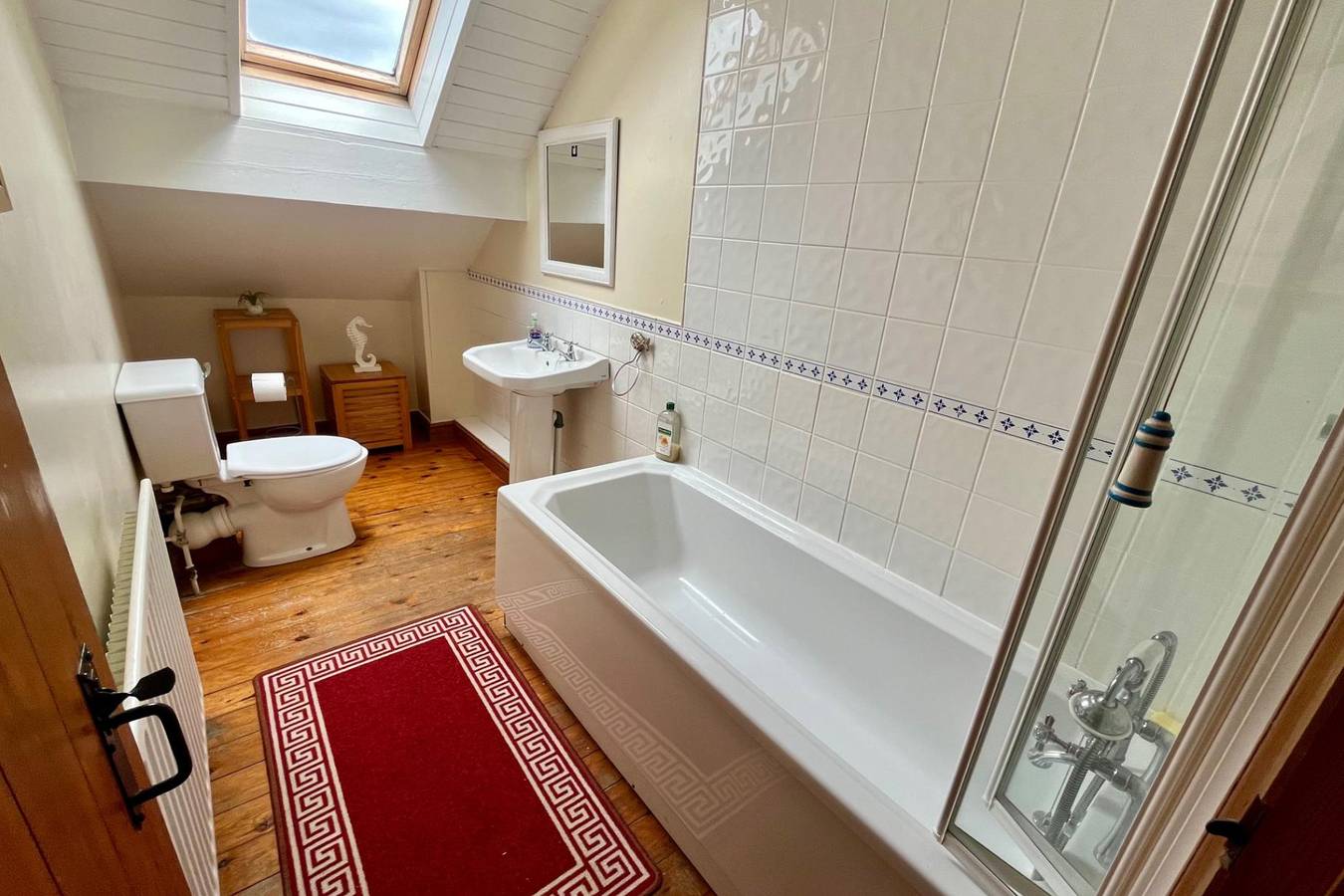 Starshinezzz - Large Farmhouse County Durham in County Durham