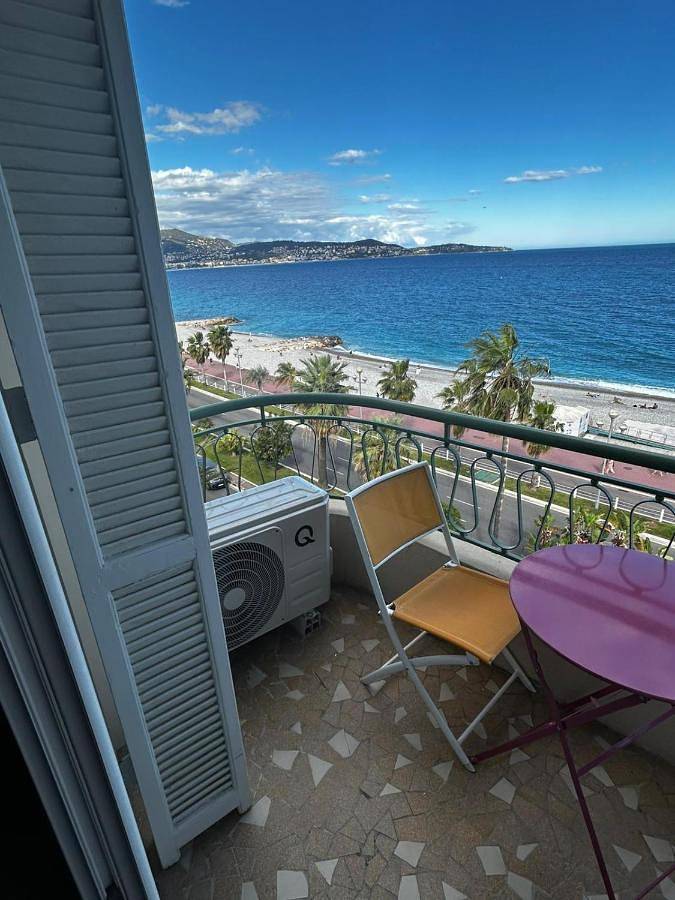 Gîte pour 5 personnes, avec balcon et vue dans Plage Carras Nice