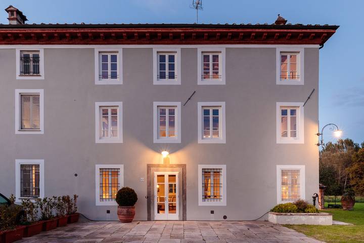 Villa für 10 Personen, mit Garten und Terrasse - 1