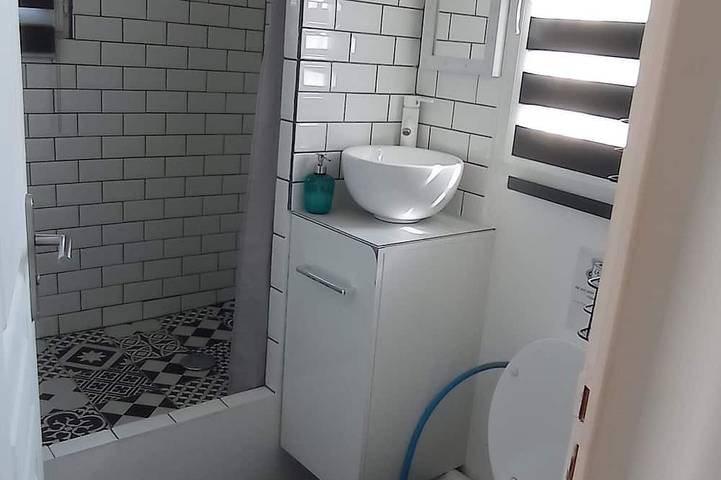 Location de vacances pour 8 personnes, avec terrasse et jardin à Mimet - 2