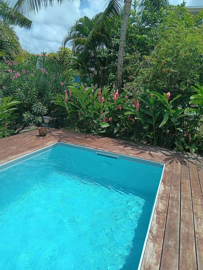 Apartamento de vacaciones para 4 personas, con jardín además de piscina y terraza - 1