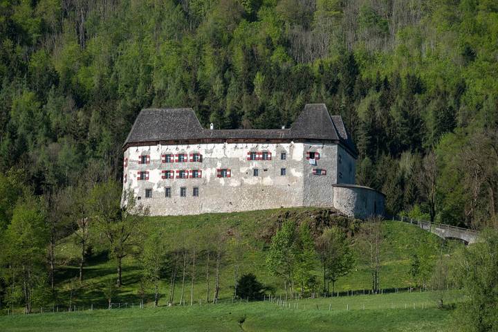 Ganze Ferienwohnung, Ferienwohnung Nagerlhof - Ferienwohnung Untersberg 84 qm im Og ,2 Schlafzimmer, Wohnküche, Balkon in Piding, Bayerische Alpen