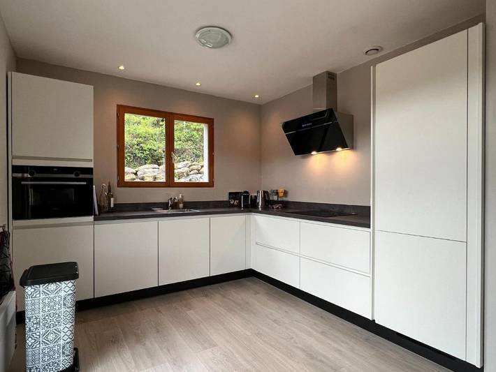 Location de vacances pour 6 personnes, avec terrasse ainsi que piscine et jardin à Félines-Minervois - 3