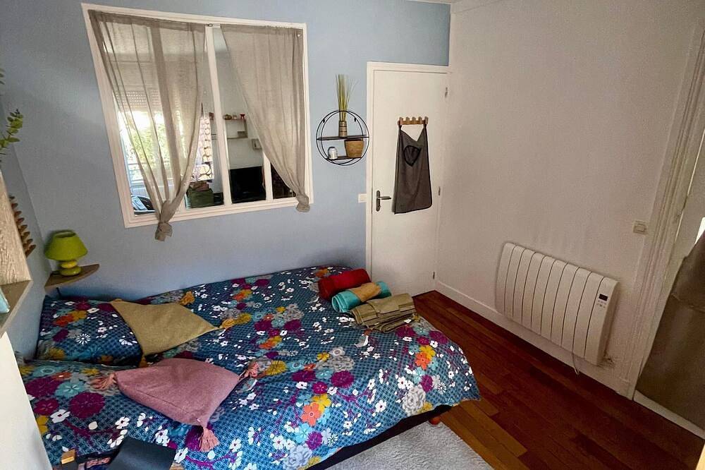 Entire apartment, Nice 2 rooms, cosy, quiet - Near forest - Near Paris ! in Sèvres, Hauts-de-Seine