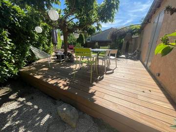 Gîte pour 4 personnes, avec terrasse et jardin à Le Puy-Sainte-Réparade