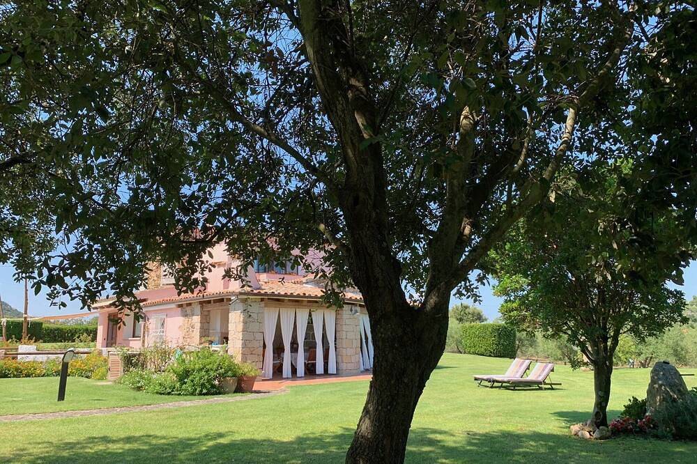 Wundervolle Villa auf dem Land in San Pantaleo! in San Pantaleo, Olbia