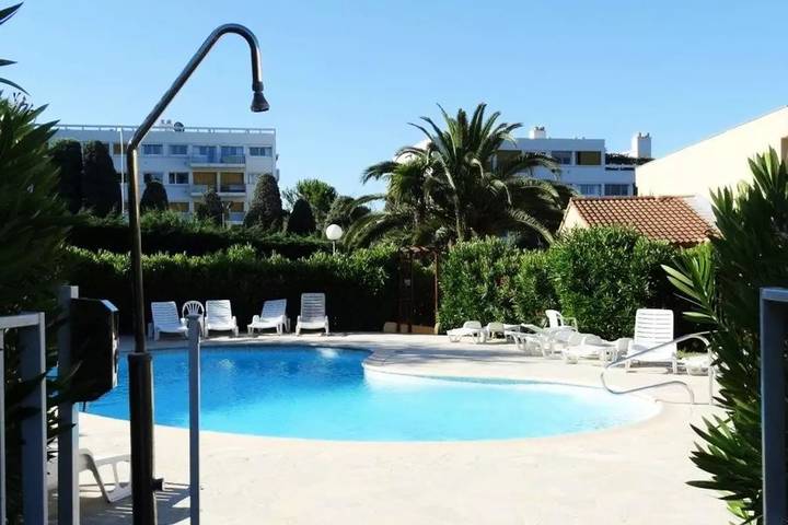 Gîte pour 4 personnes, avec terrasse et piscine dans Cannes La Bocca - 4