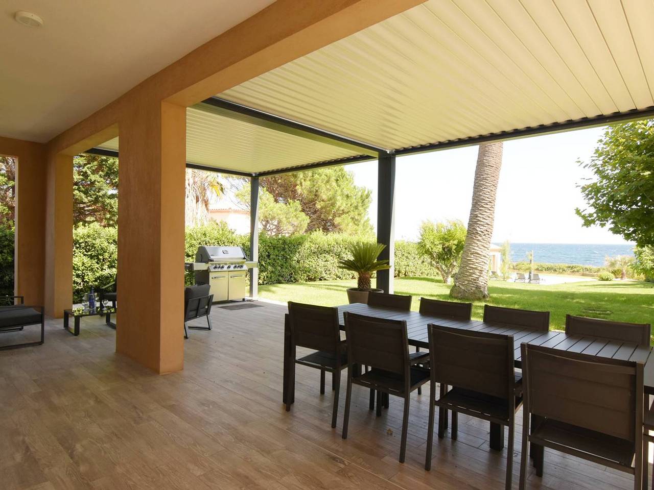 Villa direkt am Wasser für 10 Personen mit Pool, Klimaanlage und Wlan in Les Issambres, Roquebrune-sur-Argens