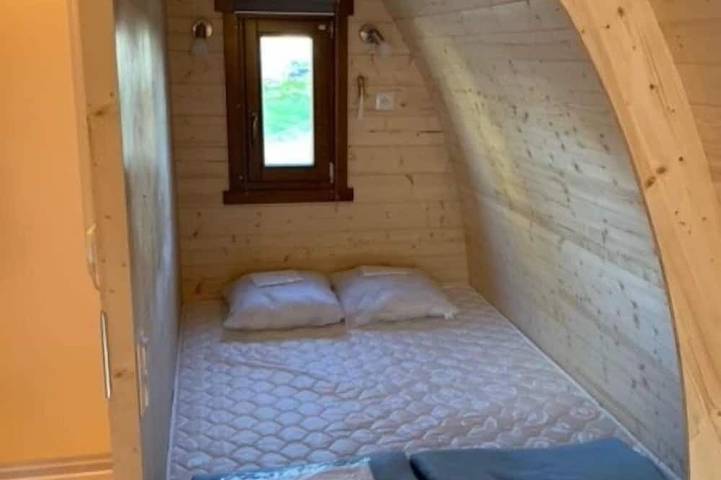 ZEcamping 3 étoiles familial espace aquatique locatif TV BBQ clim 16m2 in Châteauroux, Région de Châteauroux